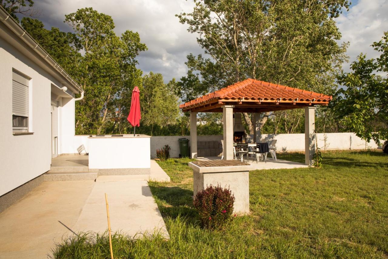 Holiday Home Visnja Nin Buitenkant foto